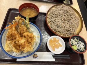 オールスター天丼と冷やしそばセット