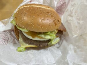 サムライマック 炙り醤油風 たまご ベーコン肉厚ビーフ