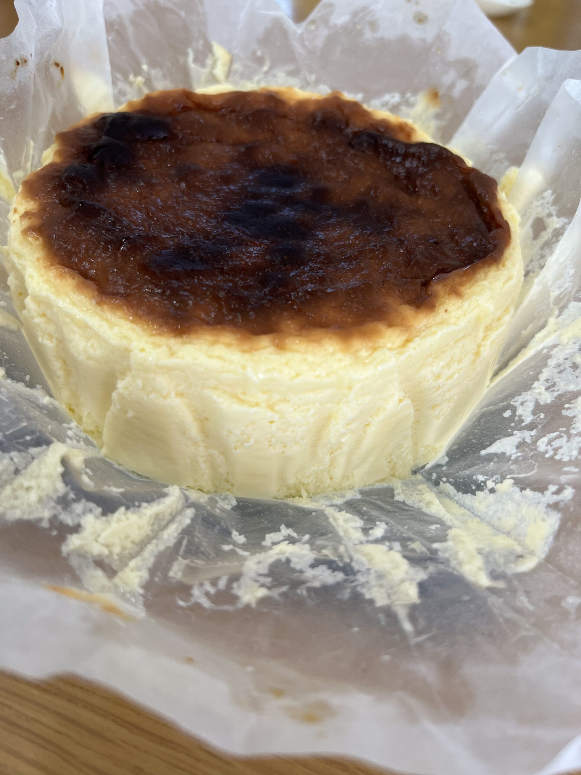 軽井沢トルタのバスク風チーズケーキ